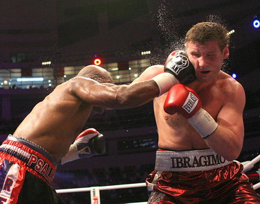 Ibragimov beats Holyfield
